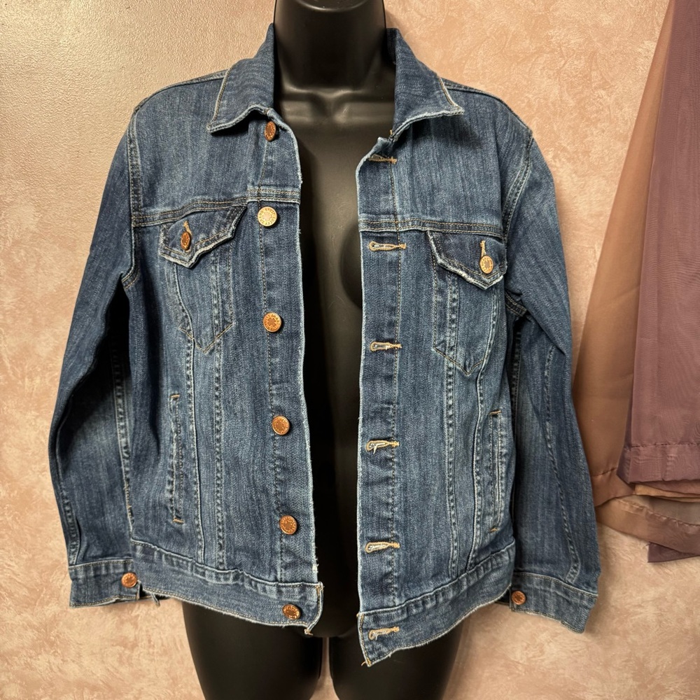 Lucky Brand Blue Denim Jean Jacket with Classic Design